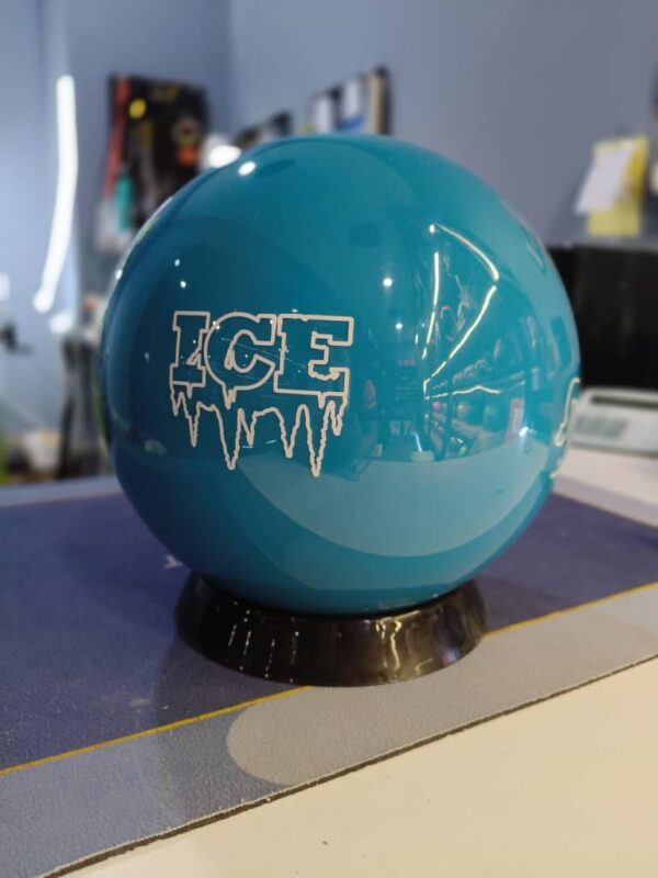 STORM ICE POLYESTER BOWLING BALL